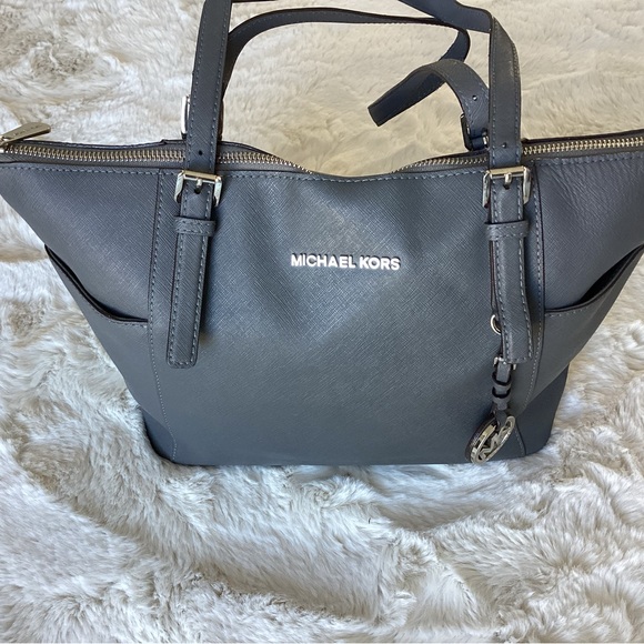 Michael Kors Handbag - Picture 2 of 12